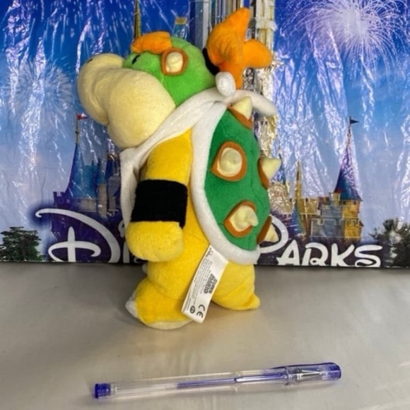 Nintendo Super Mario 8” 2017 bowser plush with bib - Picture 2 of 6